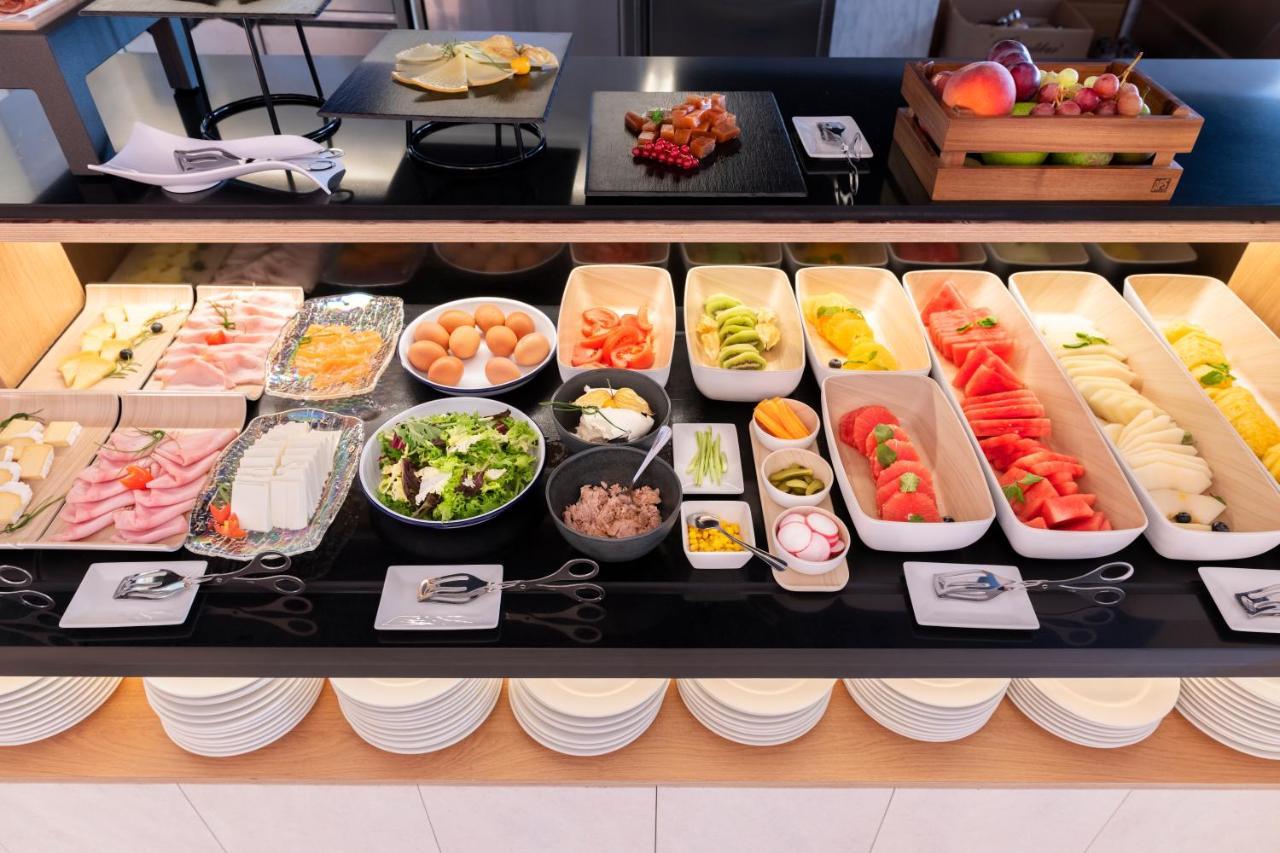 Eurostars Portico Аликанте Екстериор снимка A buffet at a hotel